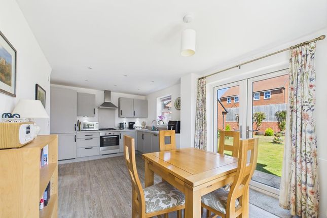 21, Clark Drive, Westhampnett photo 4