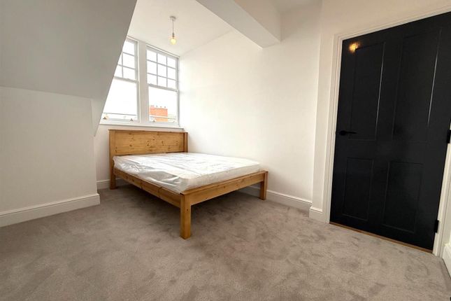 Flat 4, Cambrian, Alexandra Road, Aberystwyth photo 2
