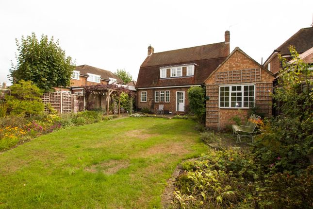 10, Briar Way, Guildford photo 3