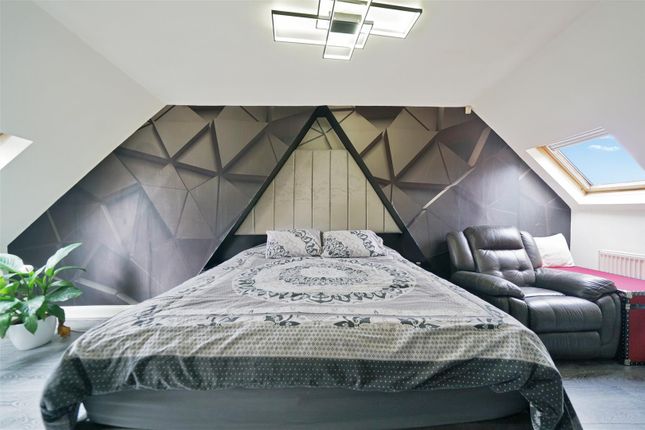 232, Chamberlayne Road, London photo 3