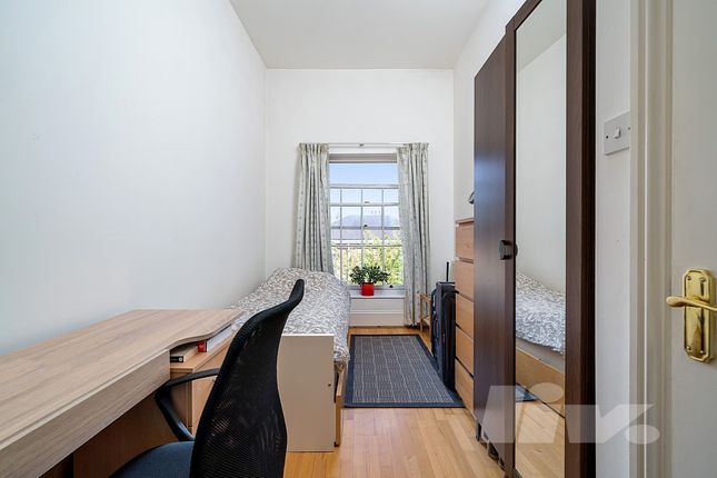 Flat for sale in Princess Park Manor, Royal Drive, New Southgate