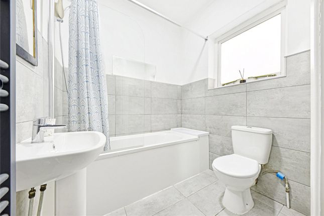 Flat for sale in Ravensdale Road, London