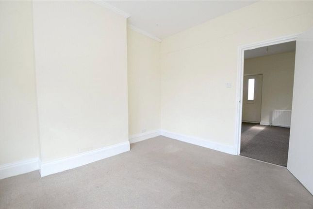 69A,, Nutfield Road, Redhill photo 5