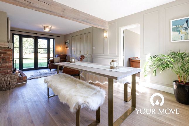 Sitting / Dining Roo