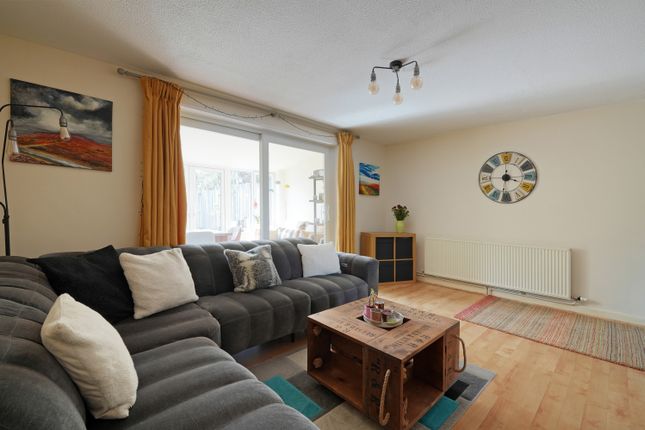 14, Aldam Way, Sheffield photo 4