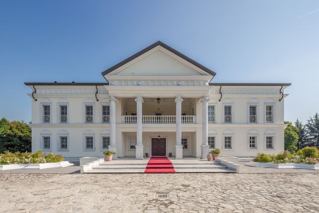 Villa for sale in Via Novara, Robbio, Lombardia