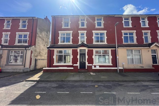 4-bed flat on 5 St. Bedes Avenue, Blackpool, £125,000