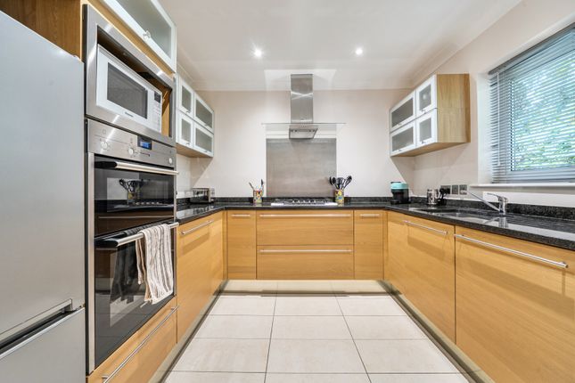 4, Ashdene, Middlesex photo 4
