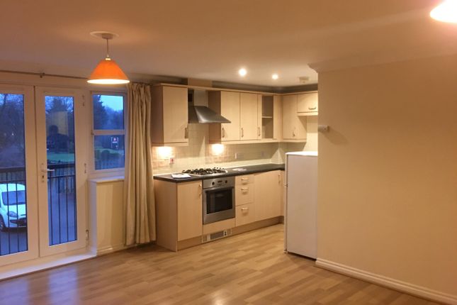 15 Kitsbridge House, Copthorne photo 2
