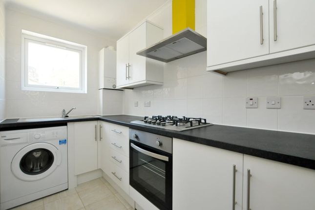 Flat to rent in Lonsdale Place, London