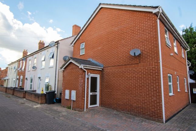 2-bed flat on 63 Millbrook Street, Gloucester, £1,050/mo