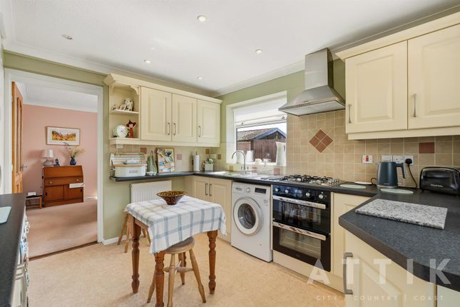 1, Oak Way, Halesworth photo 3