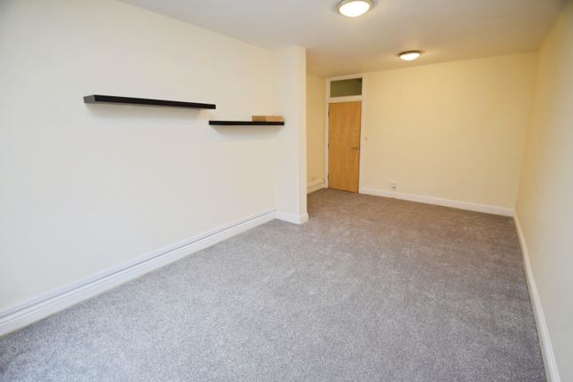 Apartment 4 Sir Titus Salt Apartments, 66, Victoria Road, Bradford photo 3