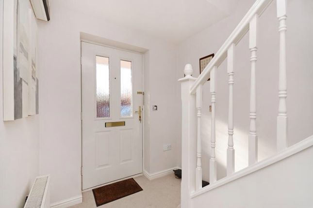33, Juniper Close, Chesterfield photo 4