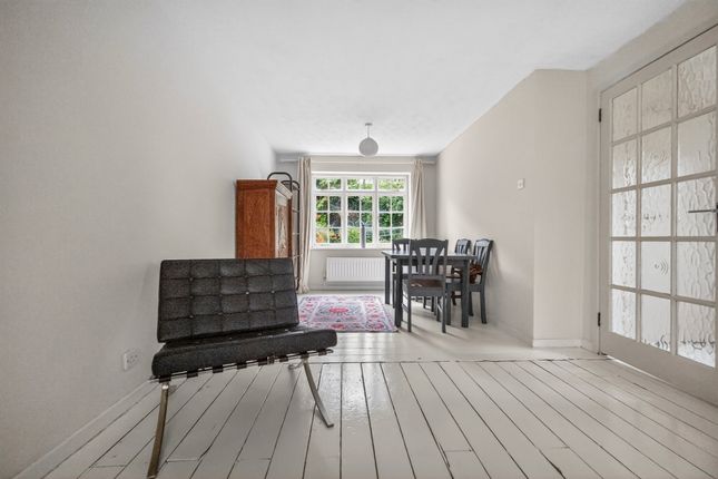 14, Glendale, Hemel Hempstead photo 3