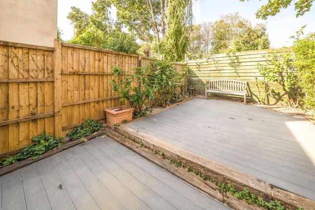 81, Hambro Road, London photo 4