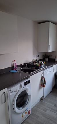 Flat to rent in Mistle Court, Coventry