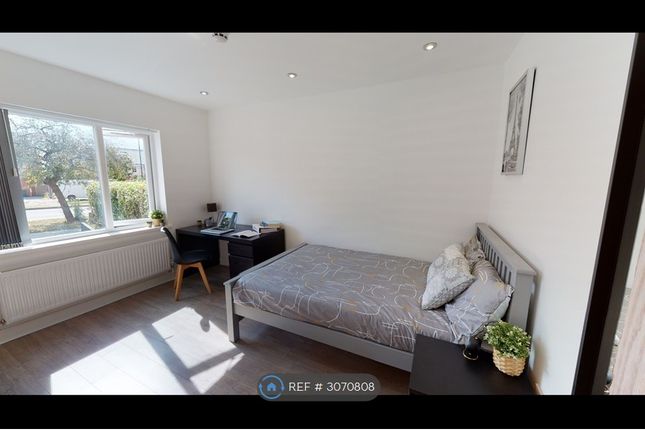 Charter Avenue, Coventry photo 5