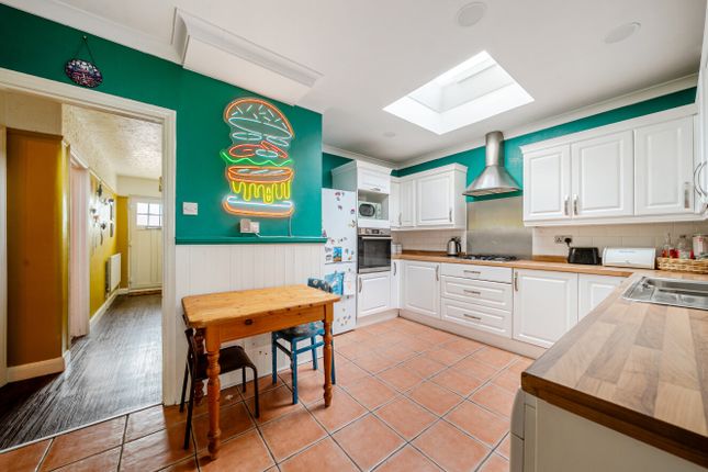 56, Orchard Avenue, West Sussex photo 4