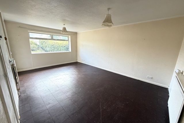 63, Woodbury Way Devon, Axminster photo 3