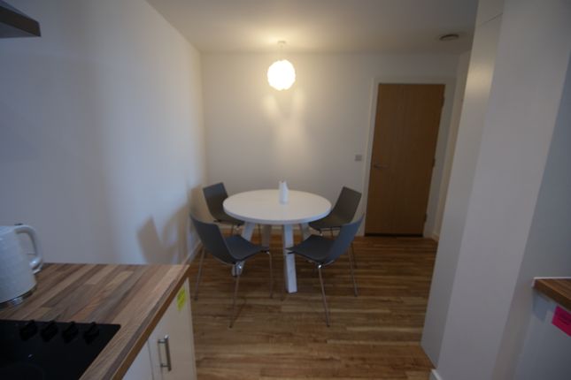 A2305 X1 Media City, Michigan Avenue, Salford photo 5