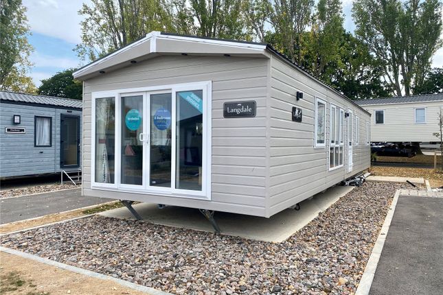 Thumbnail Mobile/park home for sale in Mill Rythe Coastal Village, 16 Havant Road, Hayling Island, Hampshire