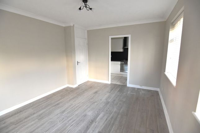 2, Clarendon Road, Wallington photo 3