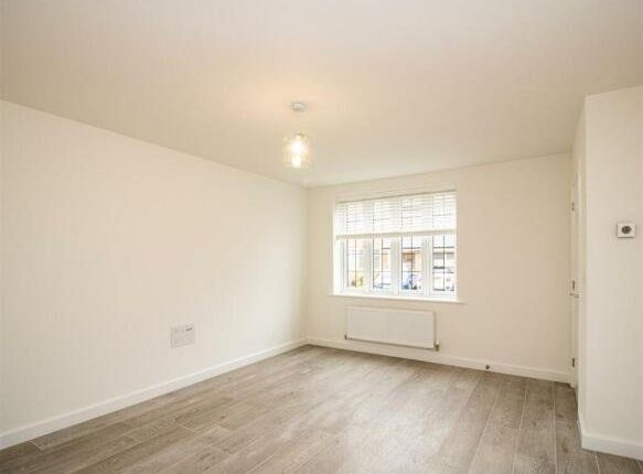 38, Wisteria Drive, Nottingham photo 5