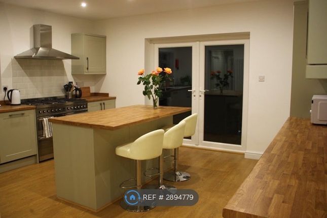 Inglehurst, New Haw, Addlestone photo 4