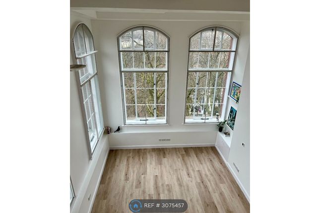 Flat, Lexington Building Fairfield Road, London photo 3