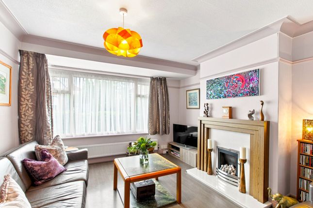 11 Henconner Avenue, Leeds photo 3