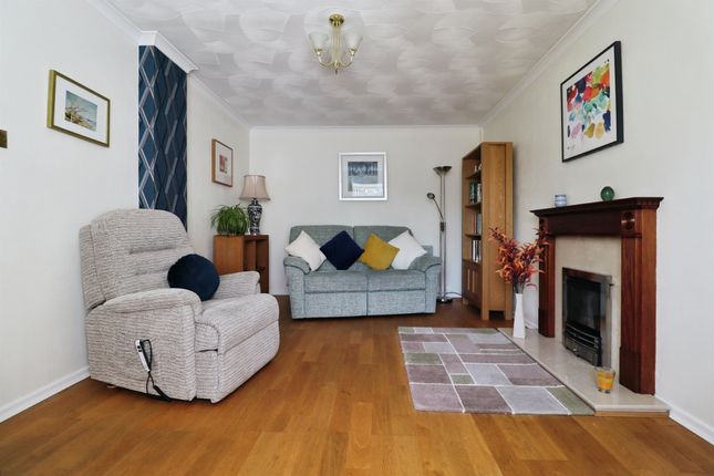 11, Clos Tawe, Barry photo 3