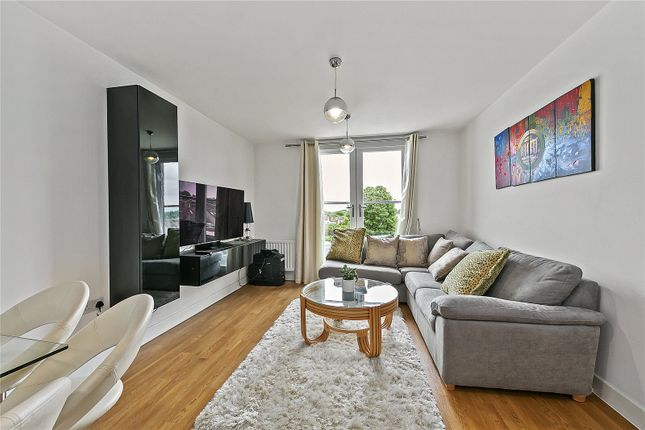 Thumbnail Flat for sale in Heath Road, Twickenham