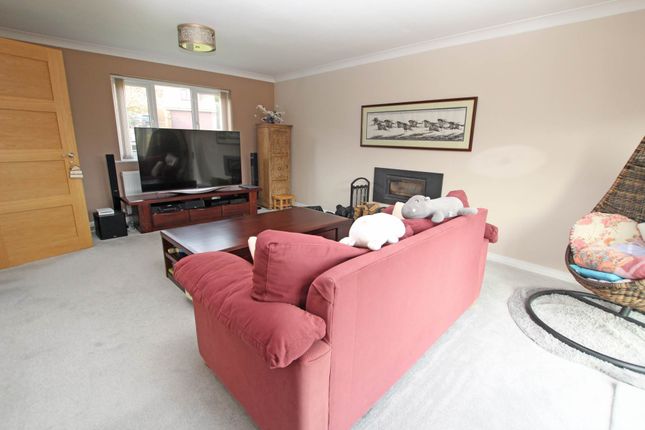 7, Rochester Close, Eastbourne photo 4