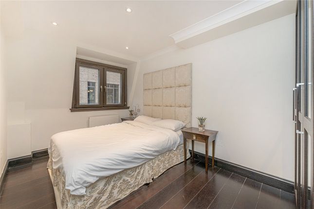 Flat for sale in Rose And Crown Yard, St James's, London