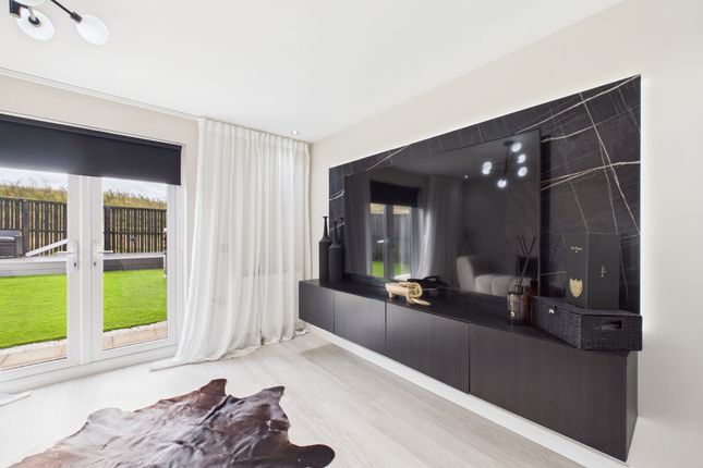 66 Skylark Gardens, Glasgow photo 3