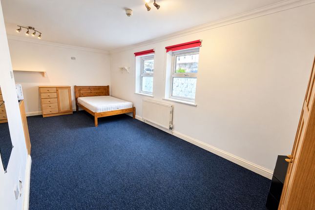 Flat 7, Copper Point, Plymouth photo 2