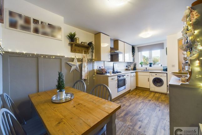 37 Saddleback Close, Newton Abbot photo 4