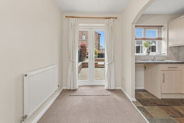 8, Mead Grove, Leeds photo 4
