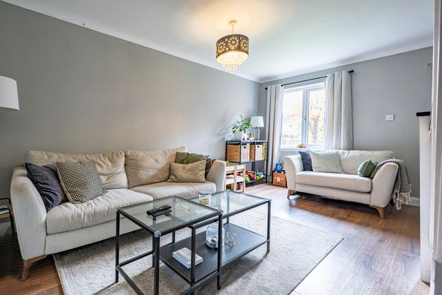 81 Colston Avenue, Glasgow photo 3