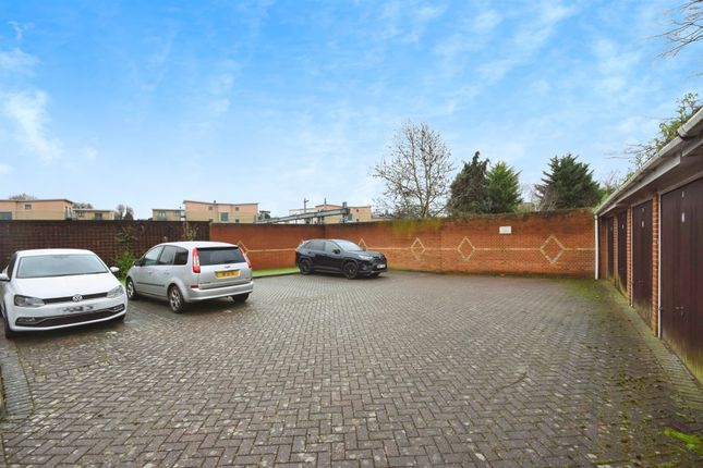 Flat for sale in Milton Road, Warley, Brentwood