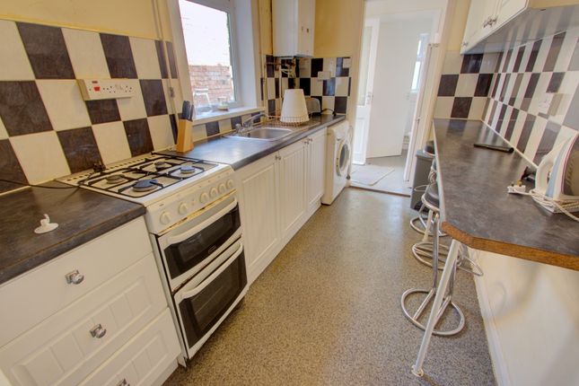 Terraced house to rent in Edward Road, Clarendon Park, Leicester