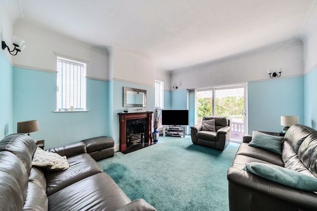 53, Hillcrest Road, Purley photo 2