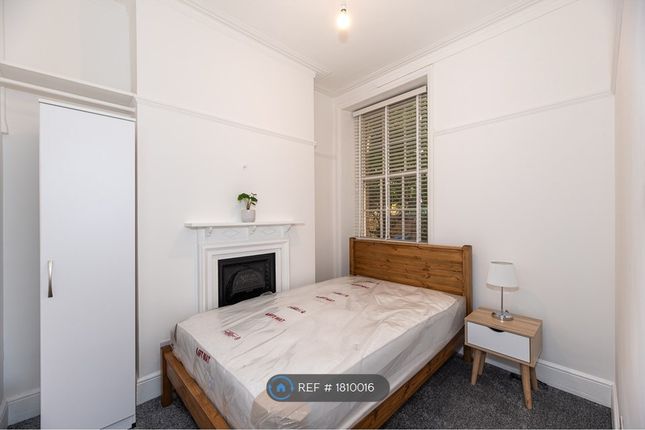 Abingdon Mansions, London W8, 3 bedroom flat to rent - 65449498 ...