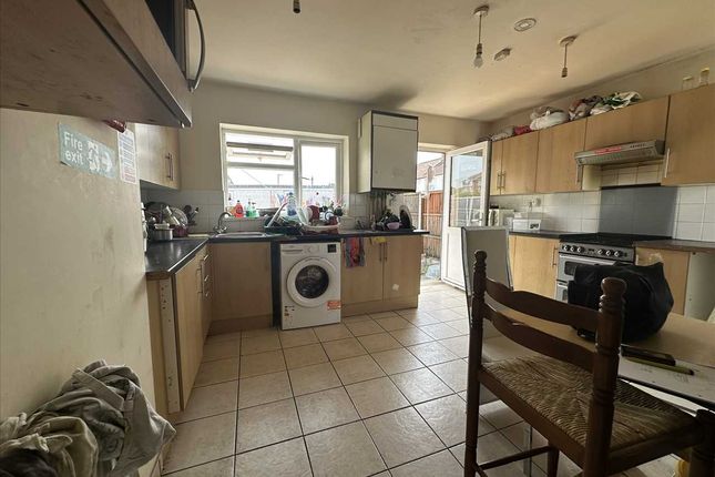 23, Stuart Road, Harrow photo 4