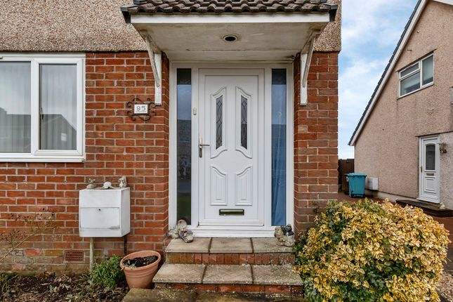 95 , Glenview Crescent, Moodiesburn photo 3