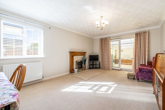 3, Sanders Close Sandilands, Mablethorpe photo 2