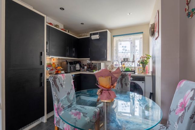 10, Healey Road, Bedfordshire photo 4