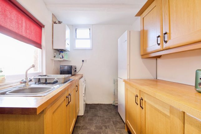 28, Drummond Road, Romford photo 4