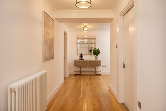 Flat 6, Monarch House, London photo 5